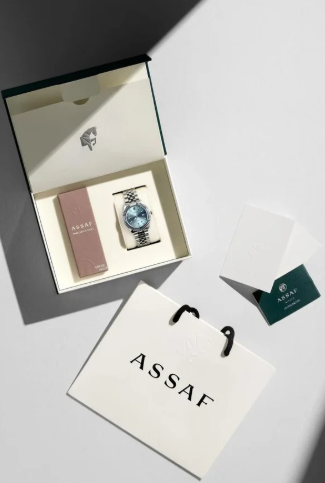 Assaf Combo – FRANKEL Aventus Perfume + Stainless-Steel Watch (Ice-Blue Dial) | طقم أساف — عطر فرانكل أفنتوس + ساعة ستانلس بميناء أزرق ثلجي