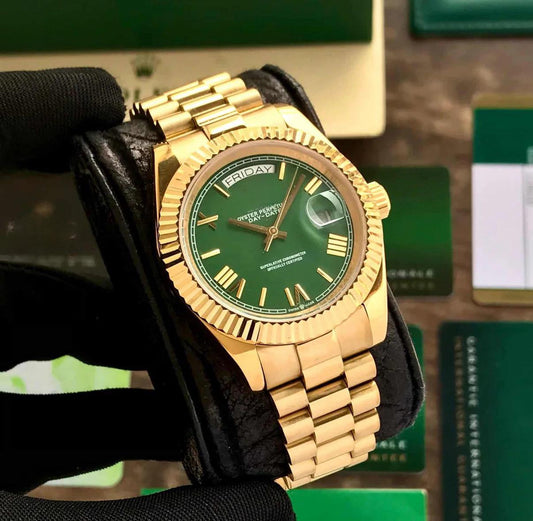 Emerald Gold Luxury Watch (Day & Date) | ساعة فاخرة ذهبية بميناء أخضر (اليوم والتاريخ)